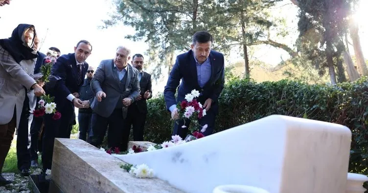 İzmir Büyükşehir Belediye Başkan Adayı Dağ’dan Piriştina’nın mezarına ve Kocaoğlu’na ziyaret
