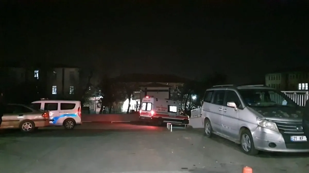 Diyarbakır’da iki aile arasında kavga çıktı: 1 ağır, 4 yaralı! Diyarbakır’da iki aile arasında kavga çıktı: 1 ağır, 4 yaralı!