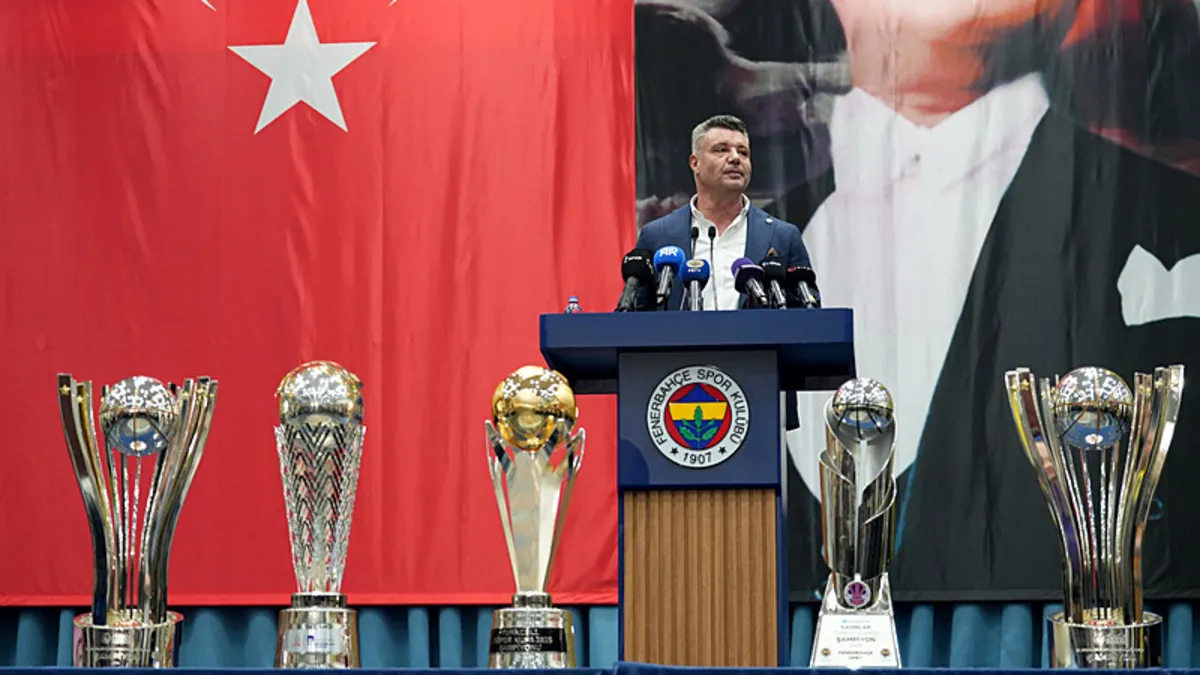 Fenerbahçe Başkanı Sadettin Saran'dan bayram mesajı! İnşallah çok daha fazla kupalar alacağız