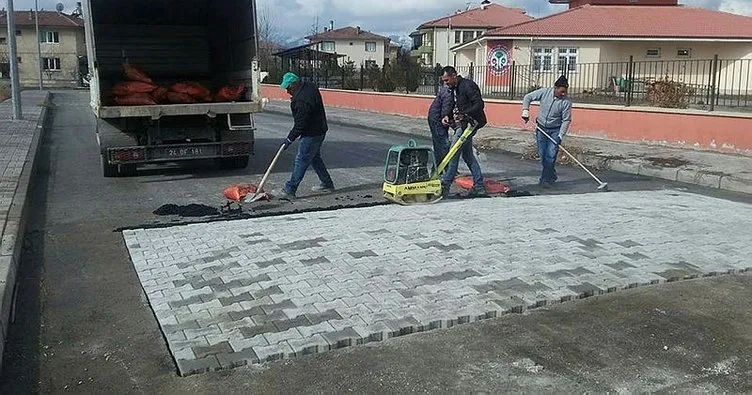 Erzincan Belediyesi yayaların ve sürücülerin emniyetini önemsiyor