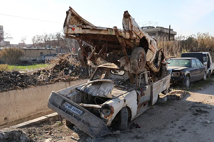 Esad rejimi el koymuştu: O araçlar çürümeye bırakıldı