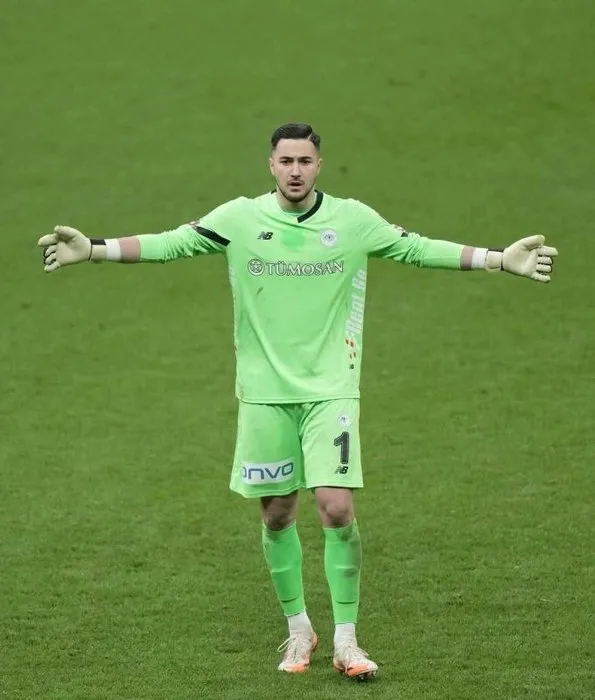 Trabzonspor’un kaleci hedefi belli oldu! Uğurcan Çakır’ın yerine 2 aday...