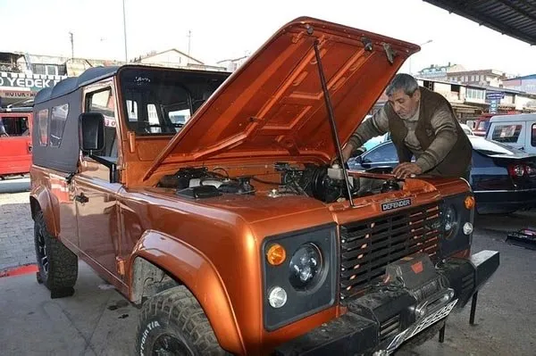 Hurdadan askeri araçları alıp şahesere çeviriyor!