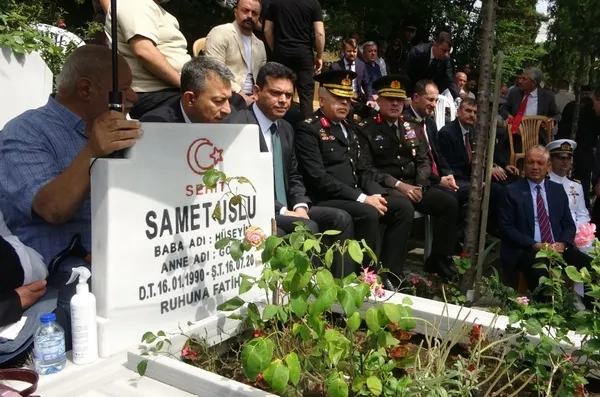 sehit-samet-uslu-sehadetinin-10-yilinda-dualarla-anildi-1784105483449.jpg