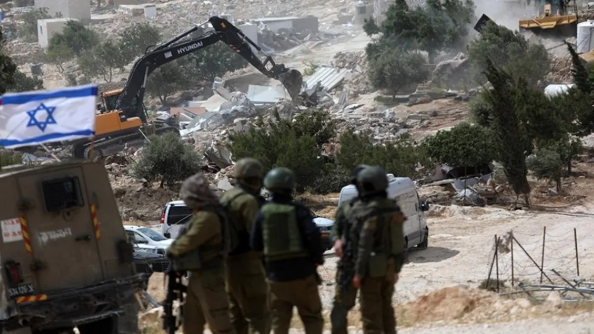 Siyonist İsrailliler Batı Şeria’da Filistinlilerin beldesine saldırdı Siyonist İsrailliler Batı Şeria’da Filistinlilerin beldesine saldırdı