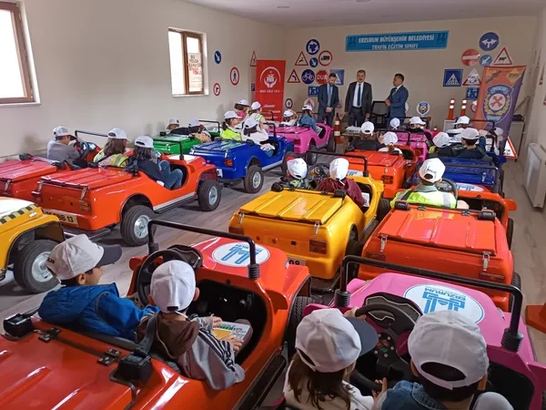 devlet-korumasindaki-cocuklara-trafik-egitimi-etkinligi-1747752997917.jpg