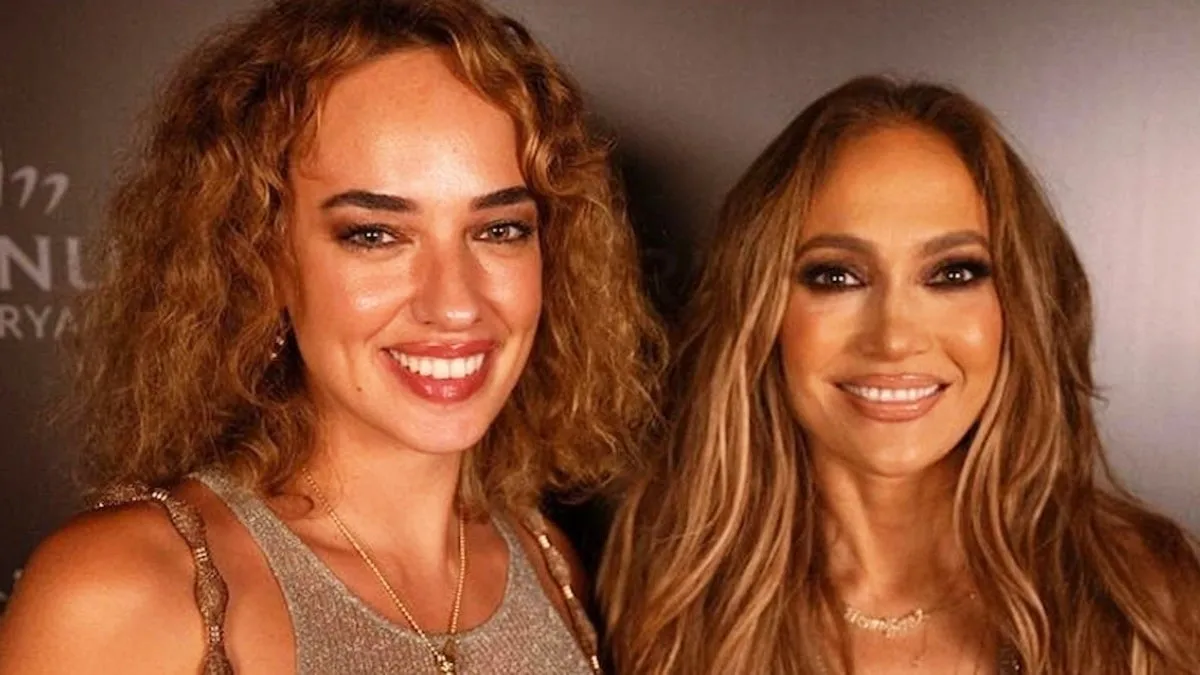 Seda Bakan’dan Jennifer Lopez itirafı! “Fotoğraf çektirmek için…”