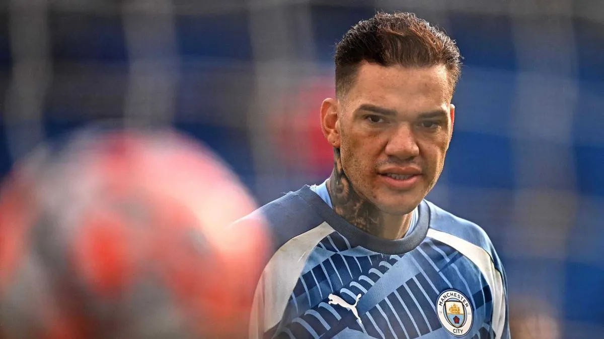 Ederson'dan şaşkına çeviren iç çamaşırı itirafı! 8 yıldır… Ederson'dan şaşkına çeviren iç çamaşırı itirafı! 8 yıldır…