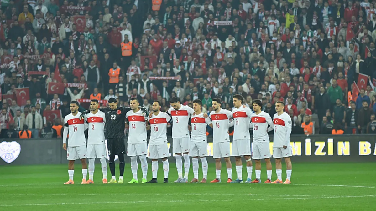 A Milli Takım, İspanya'nın konuğu! İşte Montella'nın 11 tercihi… A Milli Takım, İspanya'nın konuğu! İşte Montella'nın 11 tercihi…