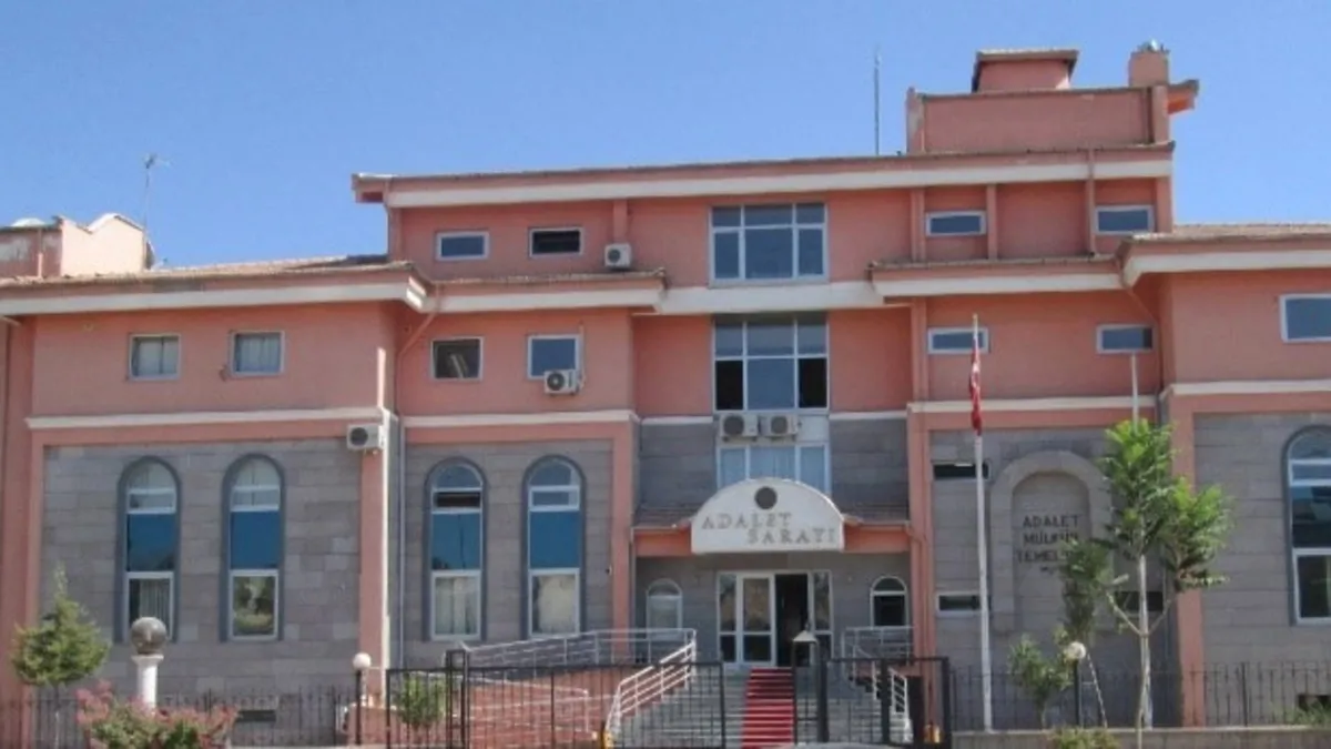 Adıyaman’da tefecilik operasyonu! 7 şüpheli gözaltına alındı: Evlerden çıkanlar akıllara durgunluk verdi! Adıyaman’da tefecilik operasyonu! 7 şüpheli gözaltına alındı: Evlerden çıkanlar akıllara durgunluk verdi!