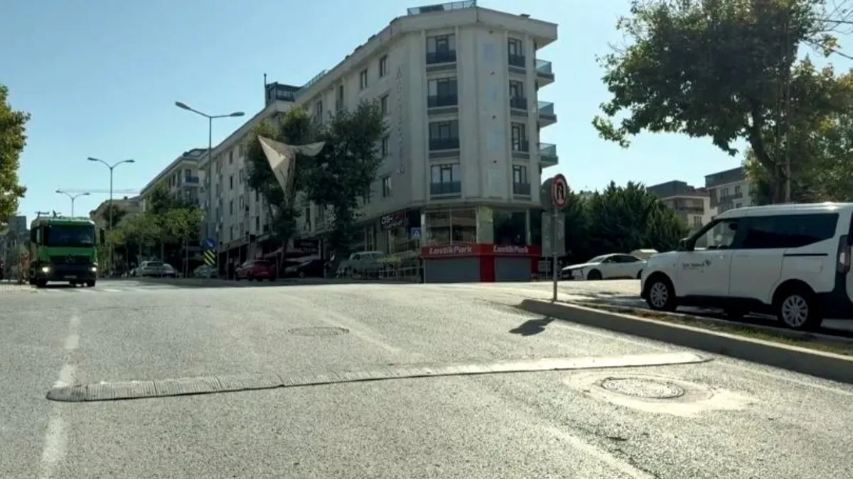 Beylikdüzü'nde meydana gelen motosiklet kazası sonrası olay yeri