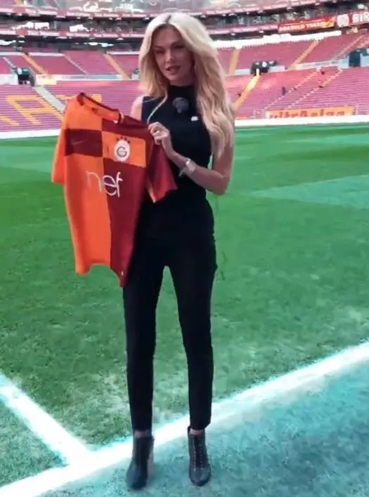 Dünya Kupası İyİ Niyet Elçisi Victoria Lopyreva, Galatasaray maçını izledi
