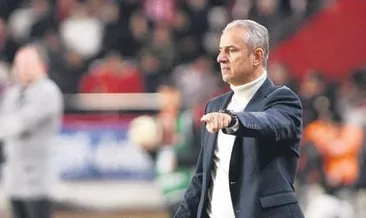 Çift forvete 3’lü stoper!