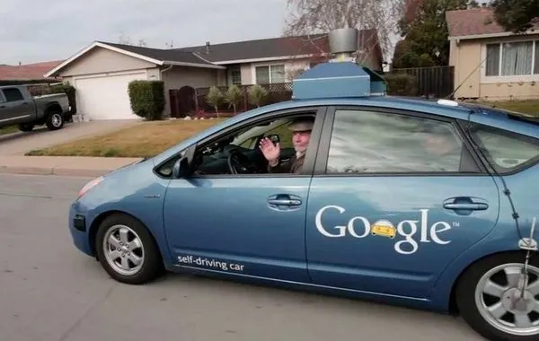 Google'ın akıllı arabası