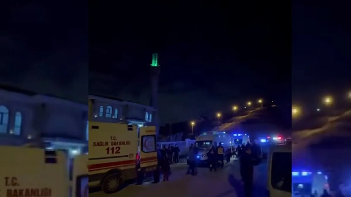 Teravih namazında gaz sızıntısı: 16 kişi hastanelik oldu
