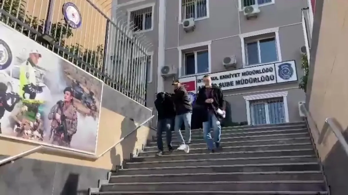 Telefon dolandırıcılarından 3 saatte 5 milyonluk vurgun | Video videosunu izle Telefon dolandırıcılarından 3 saatte 5 milyonluk vurgun | Video videosunu izle