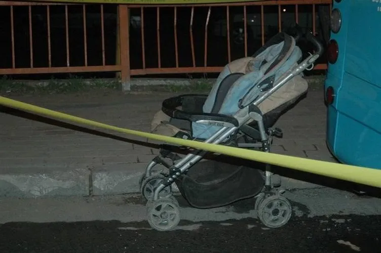 Karısının cesedini bebek arabasıyla taşıdı