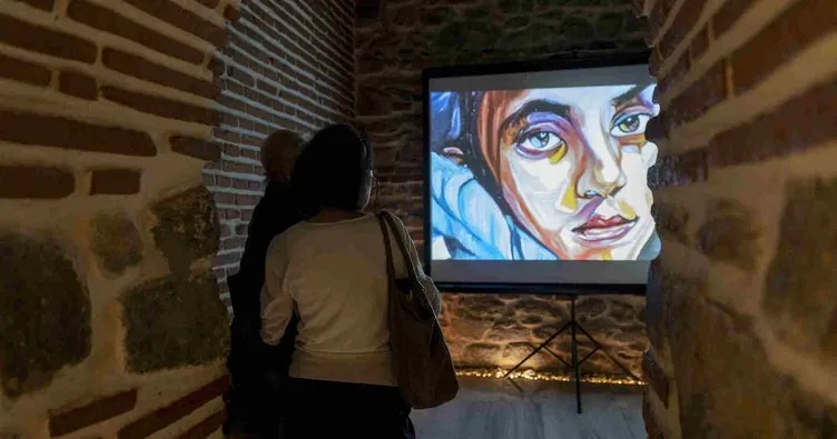 Sanatçı Ayşe Betil’in ilk kişisel sergisi ’Ellerimde İnsan Lekeleri’ yoğun ilgi gördü