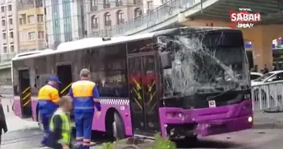 İstanbul Aksaray’da yoldan çıkan otobüs, tramvay hattının enerji kablolarını kopardı