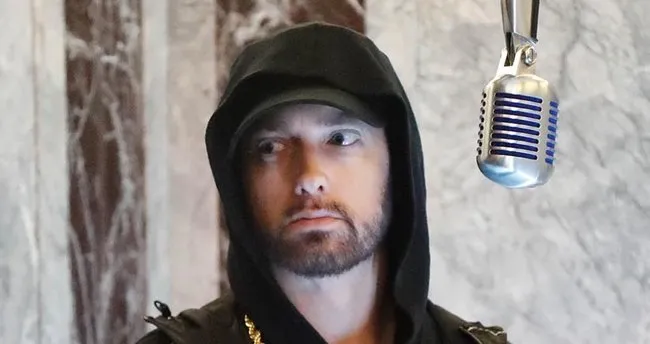 Eminem’in eski eşi Kimberly Anne Scott intihar etti!