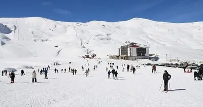 Hakkâri’de 45 bin kişiye ücretsiz kayak eğitimi verildi #hakkari
