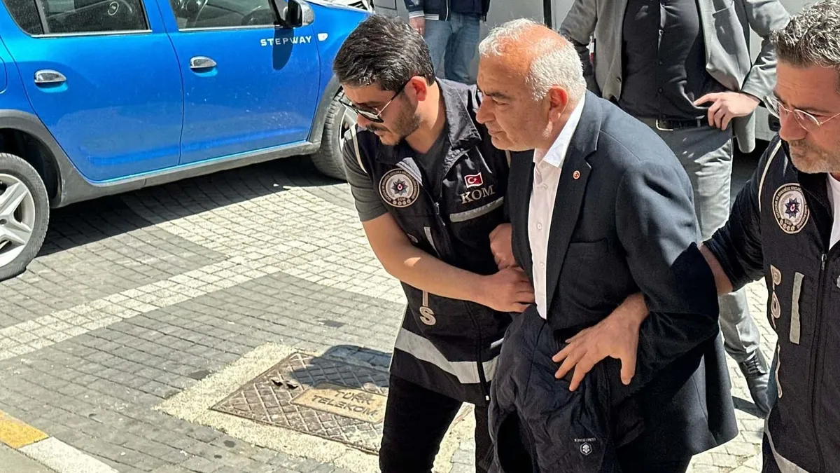Devrek Belediyesi’nde yolsuzluk iddianamesi: 30 sanığa 3 ay ile 1862 yıl arasında değişen hapis cezaları istendi Devrek Belediyesi’nde yolsuzluk iddianamesi: 30 sanığa 3 ay ile 1862 yıl arasında değişen hapis cezaları istendi