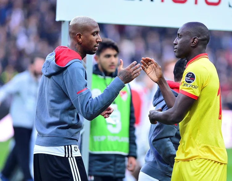 Demba Ba'ya tribünlerden büyük tepki!