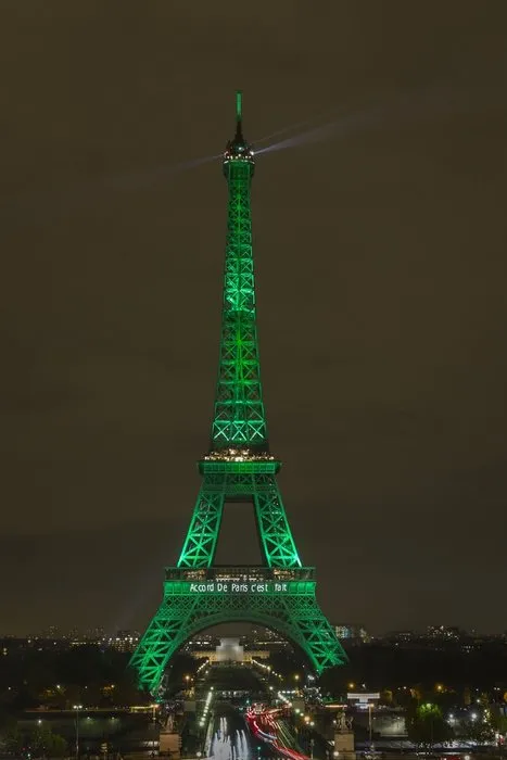 Paris yeşile büründü