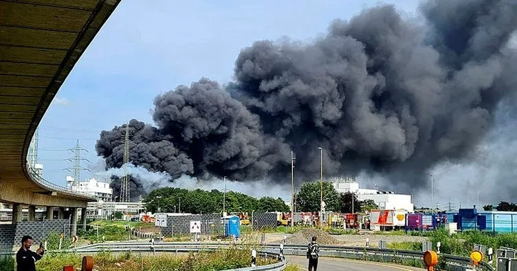 Son dakika...Almanya’da kimyasal fabrika yakınlarında korkutan patlama! Yüksek tehlike uyarısı