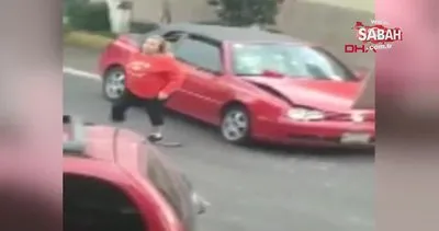 Kadın sürücü önce sopayla vurdu, sonra arabayla çarptı!