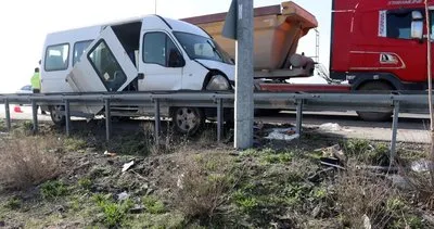 Kayseri’de işçi servisi ile kamyon çarptı: 1’i ağır 10 yaralı