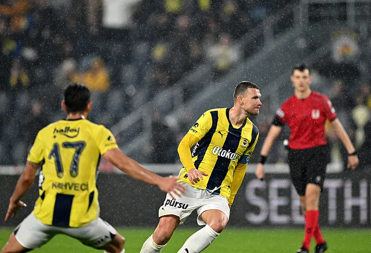 SON DAKİKA HABERİ: Fenerbahçe - Başakşehir maçında verilmeyen penaltıyı açıkladı! İlk yarının uzatma dakikalarında...