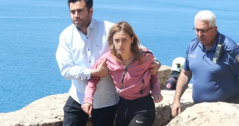 Antalya’da nefes kesen anlar: Genç kadının çığlıklarını duyan oraya koştu!