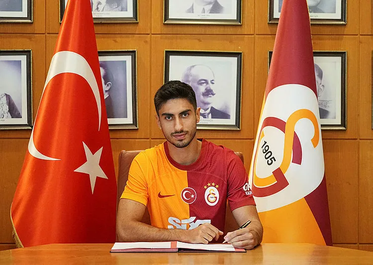 son-dakika-galatasaray-ilhami-sirachan-nas-transferini-acikladi-1691850312248.jpg