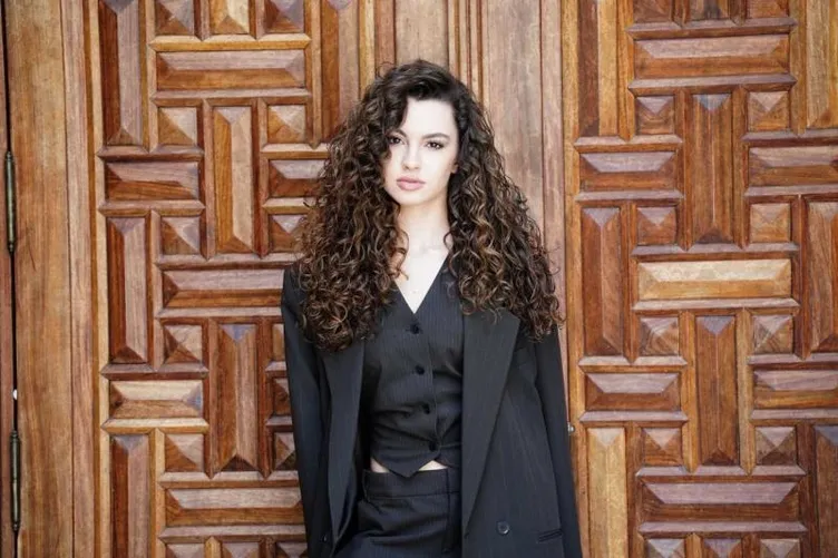 Bir Gece Masalı’nın Canfeza’sı Su Burcu Yazı Coşkun 20’sine girdi! Doğum günü pozları beğeni yağmuruna tutuldu