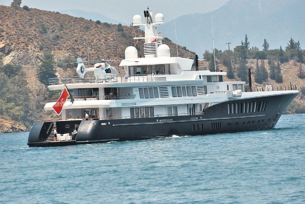 İtalya’nın şeker kralı Fethiye'de! 81 metrelik lüks yatıyla demirledi