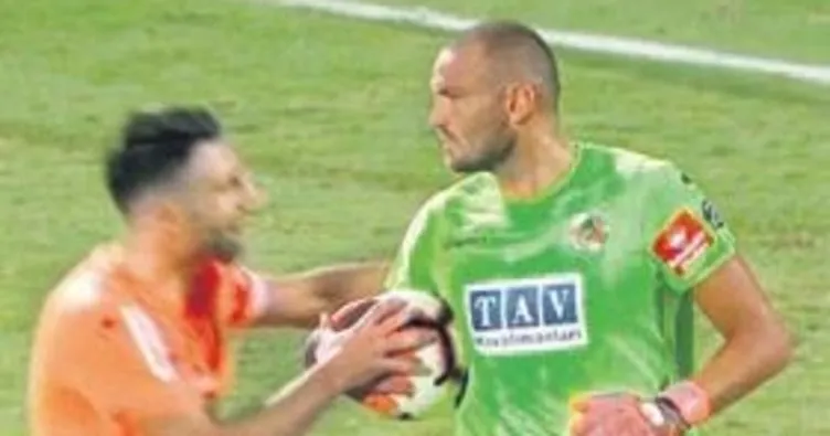 Alanyaspor-Trabzonspor maçında penaltı tartışması