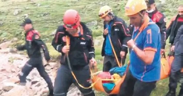 Kaçkar Dağları’nda iki dağcı kurtarıldı