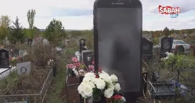 iPhone şeklinde mezar taşı görenleri şaşırttı