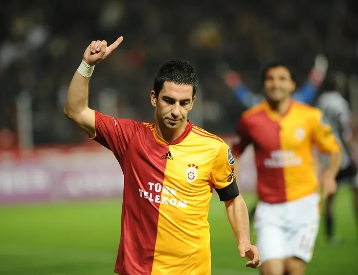 arda-turan-teknik-direktor-olarak-ilk-kez-rams-parkta-1733055564575.jpg