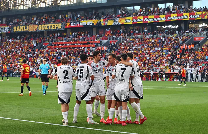 goztepe-besiktas-zorlu-macta-ilk-yarida-tek-gol-1745081402602.jpeg