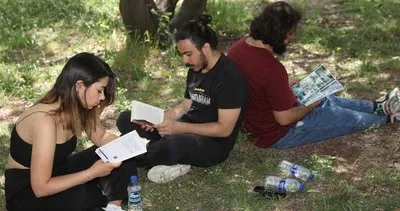 Öğrenciler açık alanda kitap okudu #adana