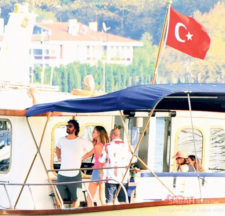 Birkan Sokullu’nun sevgilisi Eda Gürkaynak’tan sürpriz doğum günü! Sevgilisiyle teknede böyle görüntülendi!