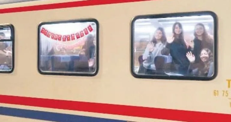Demir ağlarla Cumhuriyet coşkusu