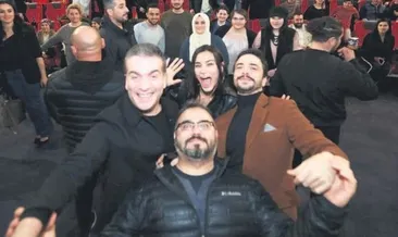 ‘Saadet bizim gülümüz’