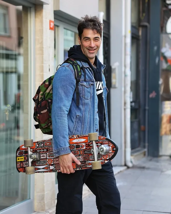 Tası tarağı toplayıp İstanbul’u terk etti! Oyuncu Sarp Levendoğlu: Şan şöhretin orada bir değeri yok