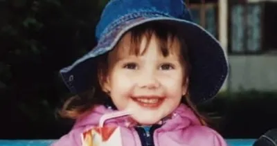 Şimdilerde güzeller güzeli bir oyuncu olan bu minik kızı tanıdınız mı? Gülüşü hiç değişmemiş
