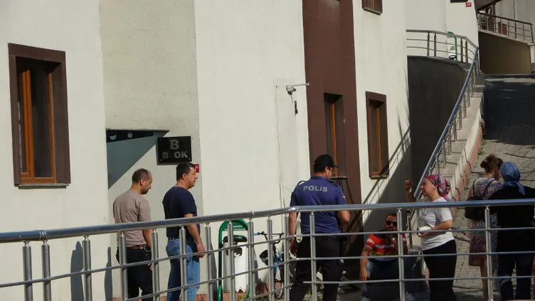 İstanbul’da sevgili vahşeti: Nazlı Duman’ın boğazını kesip intihar etti!