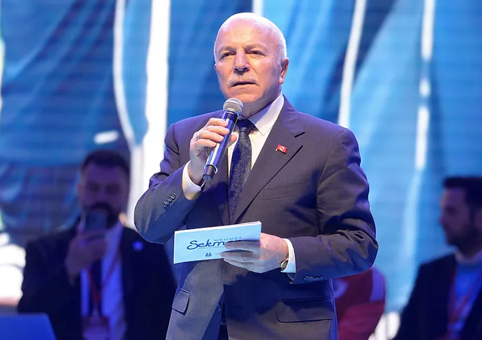 erzurumspor-fkda-sampiyonluk-toreni-duzenlendi-1777491085303.jpeg