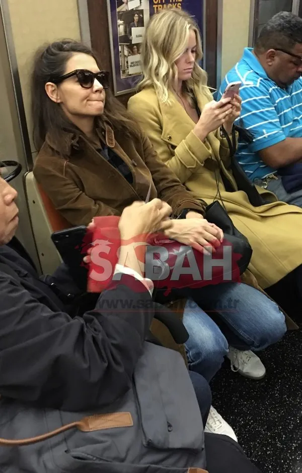 Emlak kralı ünlü şarkıcıyı metroda kimse tanımadı